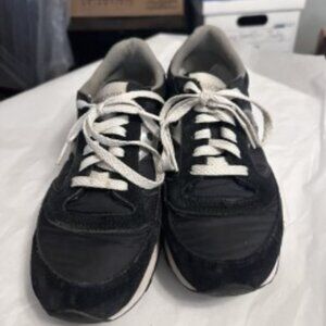 Women's Black Saucony size 8.5